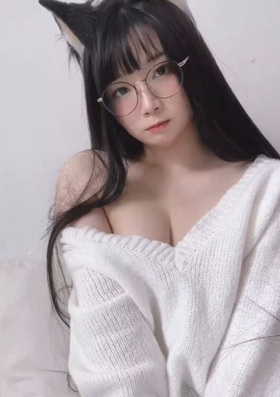 推特落落Raku绝密私房照10套合集4.2G珍藏版