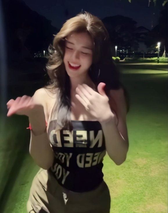 50套网红AI艺术解密合集王冰冰优质身材出格创作挥洒性感