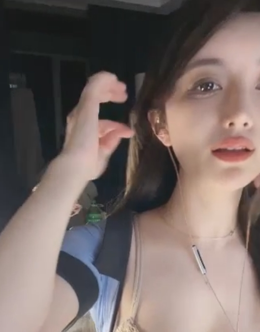 小蓝鸟绵绵熊释放短视频合集1部1.3G绝了