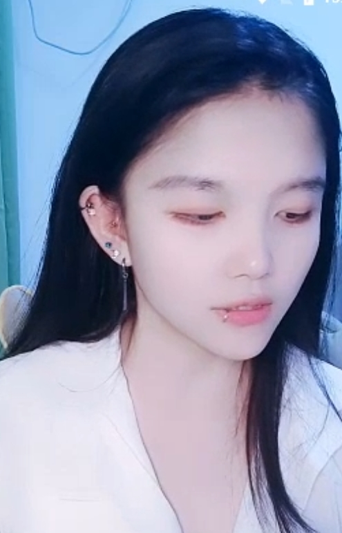 月亮女王SM超反差合集22部16.2G推特展示