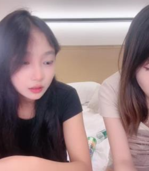 小艺同学小月回归劲爆互动10P1.63GB