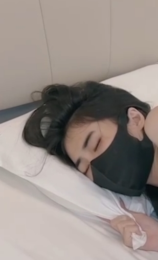 推特学生妹玩具秀1v464M汁液四溅