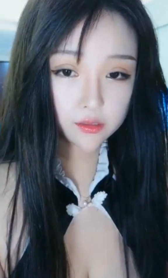 猪小宝私拍合集直播88部46G太销魂了