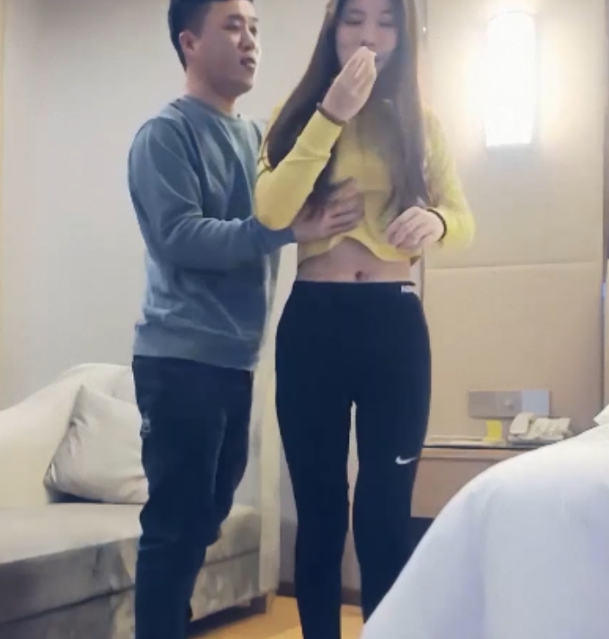 火辣男魔小天车模1部1.02G资源