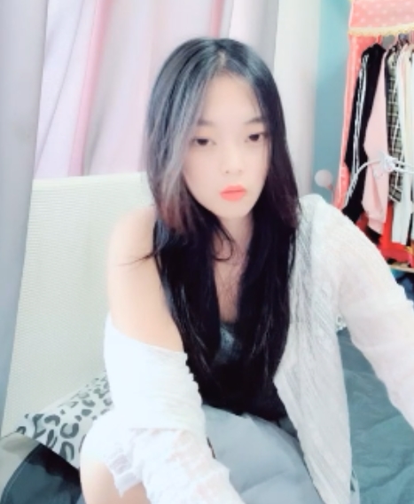 推特夹心糖饼校园系列31V珍藏版28G玉峰摇曳