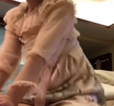 抖音眼镜学妹私密视频54V1.7G青涩合集