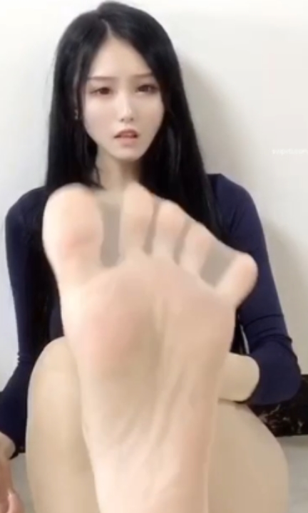 易直播妮妮酱1V丝足视频199M优质美足