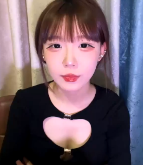 火辣yuri推特SM视频50部3.4G