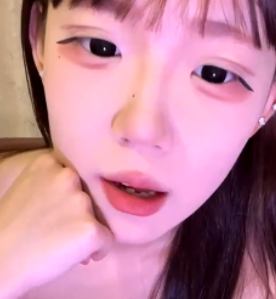 火辣yuri推特SM视频50部3.4G