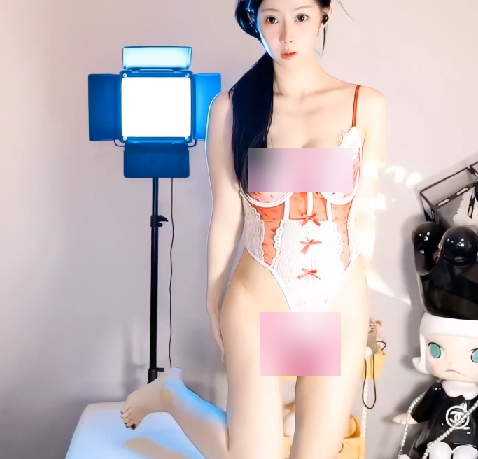 虎牙XG吸吸热舞2V合集0.57GB太粉嫩