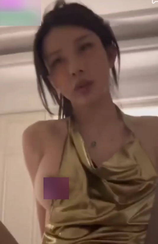 依依诱人接客网盘100M1部