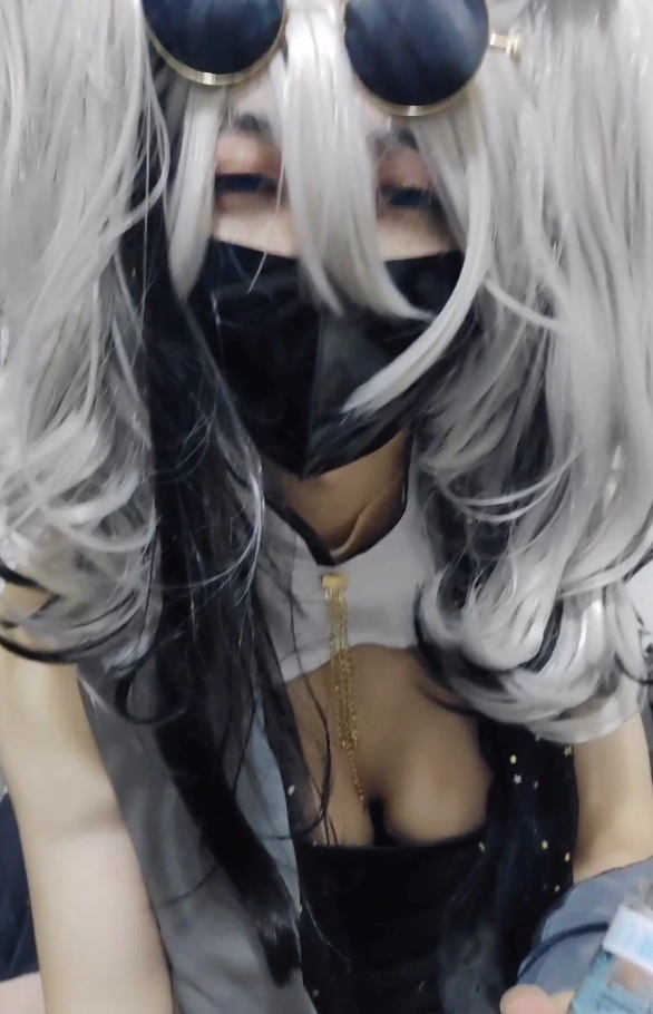 推特水银灯绝美伪娘COS1V410M