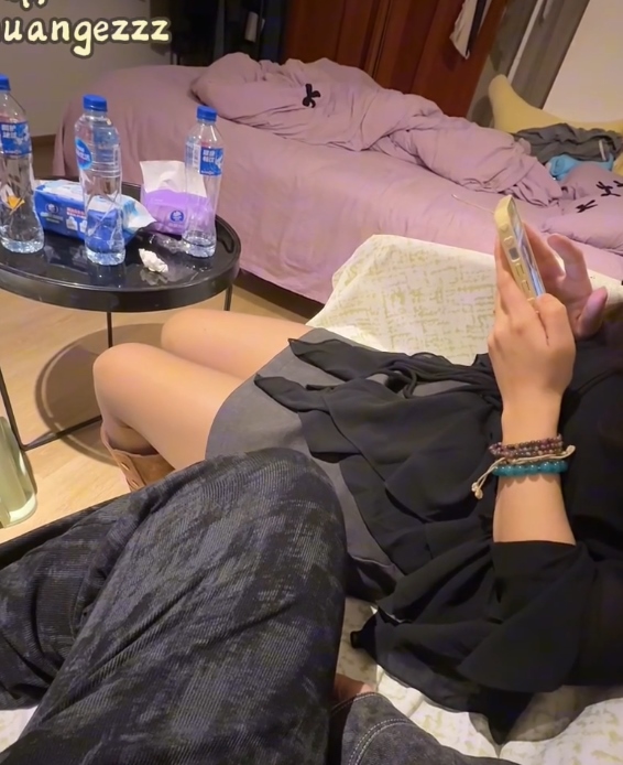 推特超弹力大黄鹅视频合集2部241.7MB