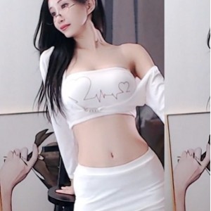 白千涵黑丝高跟121V虎牙合集35G优质