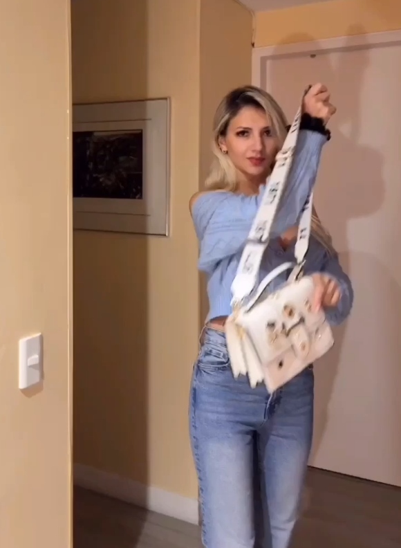 索菲亚火辣onlyfans收费订阅合集158部51G