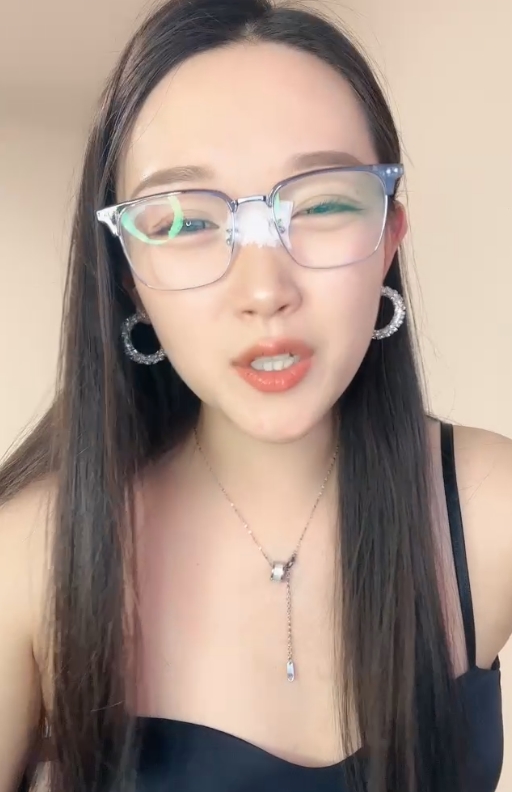 超上头48.6G妹子叭嗦57部素人眼镜御姐合集