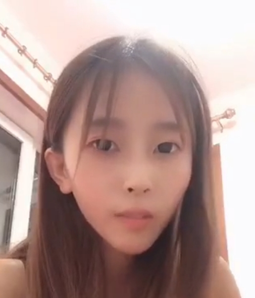 奥利圆妹一字马快手作品441M超火辣