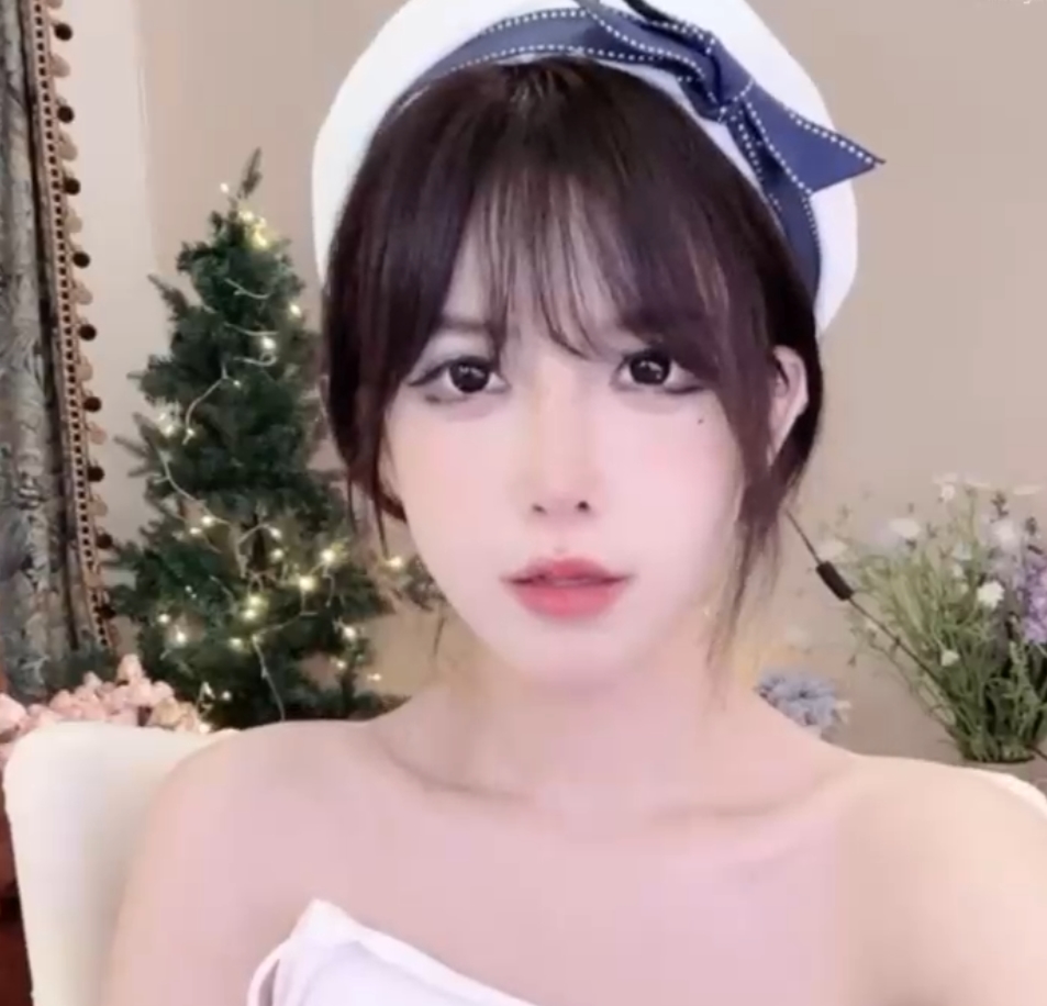 直播女神夏柔萱1326部合集777G丰满动人