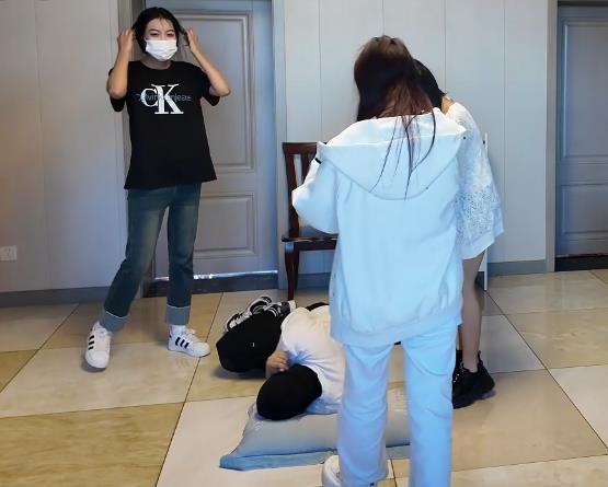 稀有私密资源精神小妹大合集97V135G嫩妹超野性